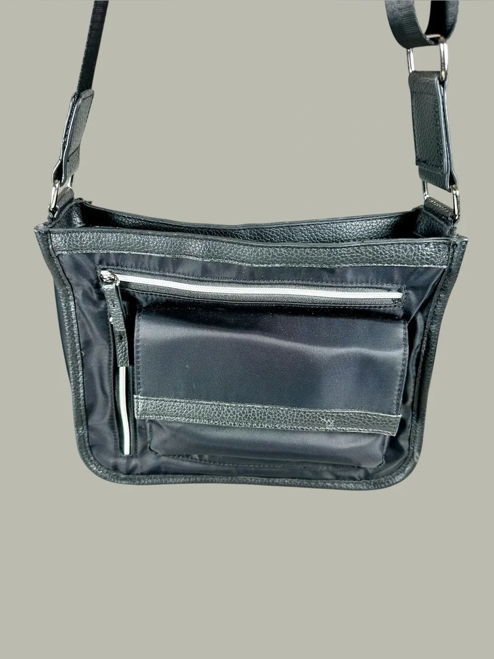 Tommy Bahama Unisex Shoulder/ Crossbody bag